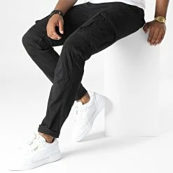 Tout neuf 😀 Pantalon Cargo Ranger 70 Noir de Schott NYC ✔️ 7 Tout neuf 😀 Pantalon Cargo Ranger 70 Noir de Schott NYC ✔️ -Schott NYC Soldes schott nyc 327240 TRRANGER70 BLACK 20220712T160338 03