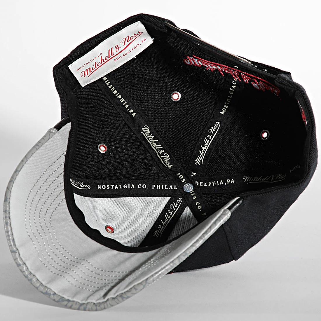 Top 10 🎁 Casquette Day 3 Snapback Chicago Bulls Noir de Mitchell and Ness ✔️ 5 Top 10 🎁 Casquette Day 3 Snapback Chicago Bulls Noir de Mitchell and Ness ✔️ – Image 3