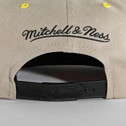 Tout neuf 🔥 Casquette Snapback Day 3 Snapback Chicago Bulls Beige de Mitchell and Ness 🌟 9 Tout neuf 🔥 Casquette Snapback Day 3 Snapback Chicago Bulls Beige de Mitchell and Ness 🌟 -Schott NYC Soldes mitchell and ness 277945 6HSSMM19505 CBU KHAK 20210806T163152 04