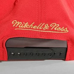 Remise 😀 Casquette Snapback Golden Black Redline Chicago Bulls Rouge de Mitchell and Ness 💯 -Schott NYC Soldes mitchell and ness 281424 6HSSJS19259 CBURED1 20210831T161201 03