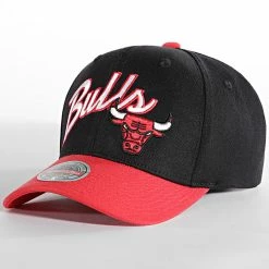 Vente flash 🧨 Casquette Arched Script 2-Tone Classic Chicago Bulls Noir Rouge de Mitchell and Ness 👏