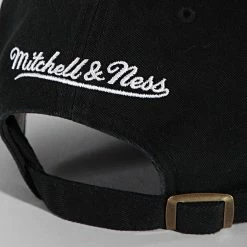 Grosses soldes 🛒 Casquette Icon Dad Strapback Chicago Bulls Noir de Mitchell and Ness 😉 -Schott NYC Soldes mitchell and ness 293456 6LUORI19011 CBU BLCK 20211202T145619 03