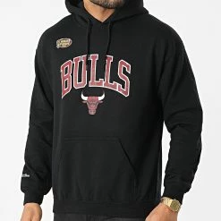 Meilleure affaire ⌛ Sweat Capuche Chicago Bulls Arch Noir de Mitchell and Ness ✔️ -Schott NYC Soldes mitchell and ness 299731 HDSSINTL104 CBU BLCK 20220126T155232 03