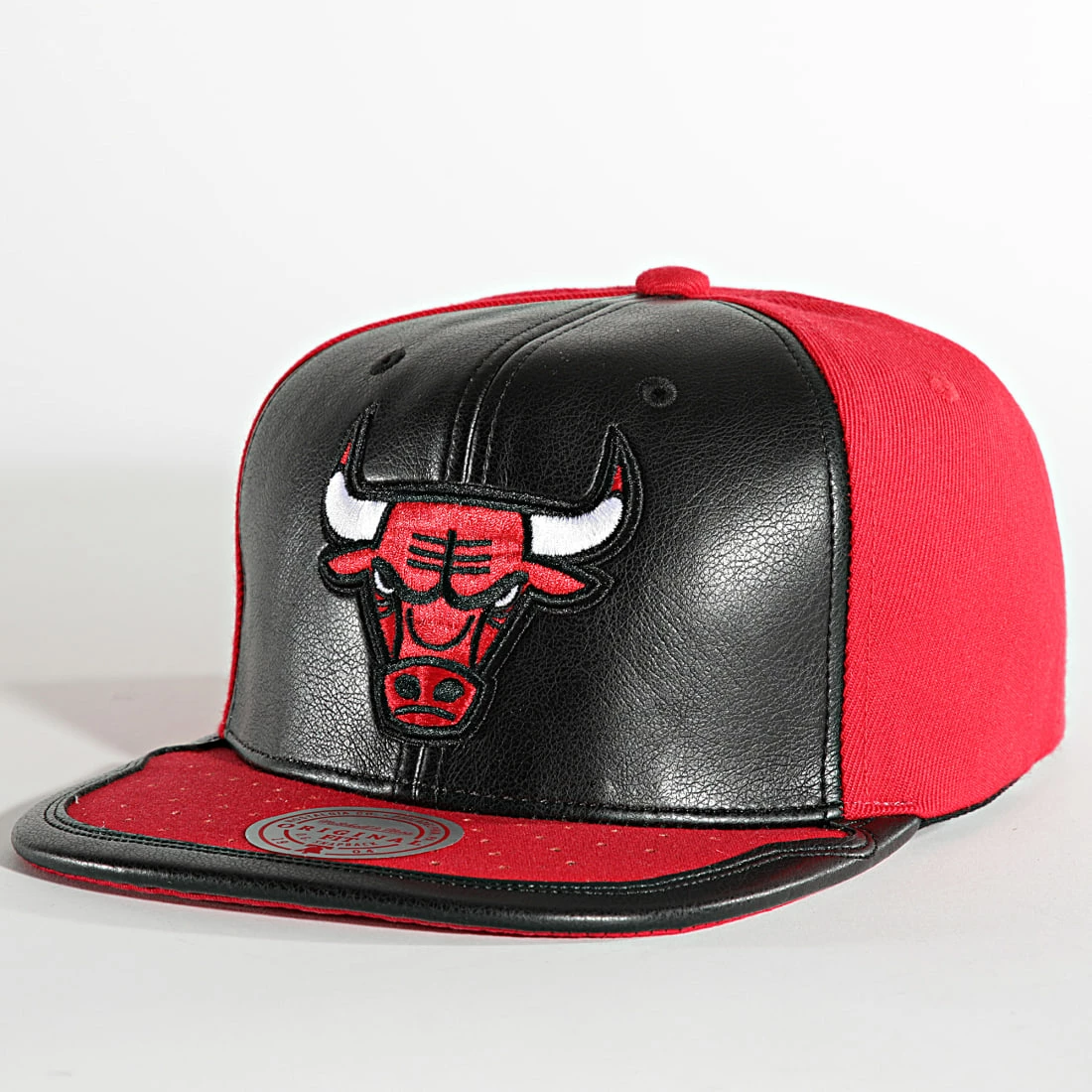 Les meilleures critiques de 👍 Casquette Snapback Day One Chicago Bulls Rouge Noir de Mitchell and Ness ❤️ 3 Les meilleures critiques de 👍 Casquette Snapback Day One Chicago Bulls Rouge Noir de Mitchell and Ness ❤️