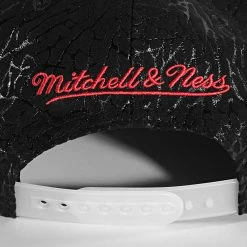 Offres 🌟 Casquette Snapback Day 5 Chicago Bulls Noir Rouge de Mitchell and Ness 😍 -Schott NYC Soldes mitchell and ness 303885 HHSS1102 CBU YYPPPBKRD 20220217T164411 04