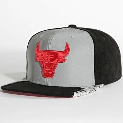 Top 10 ✔️ Casquette Snapback Day 5 Chicago Bulls Noir Réfléchissant de Mitchell and Ness 😍