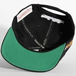 Grosses soldes ⭐ Casquette Snapback Top Spot Chicago Bulls Noir de Mitchell and Ness 😉 -Schott NYC Soldes mitchell and ness 303888 HHSS2976 CBU YYPPPBLCK 20220224T160701 03