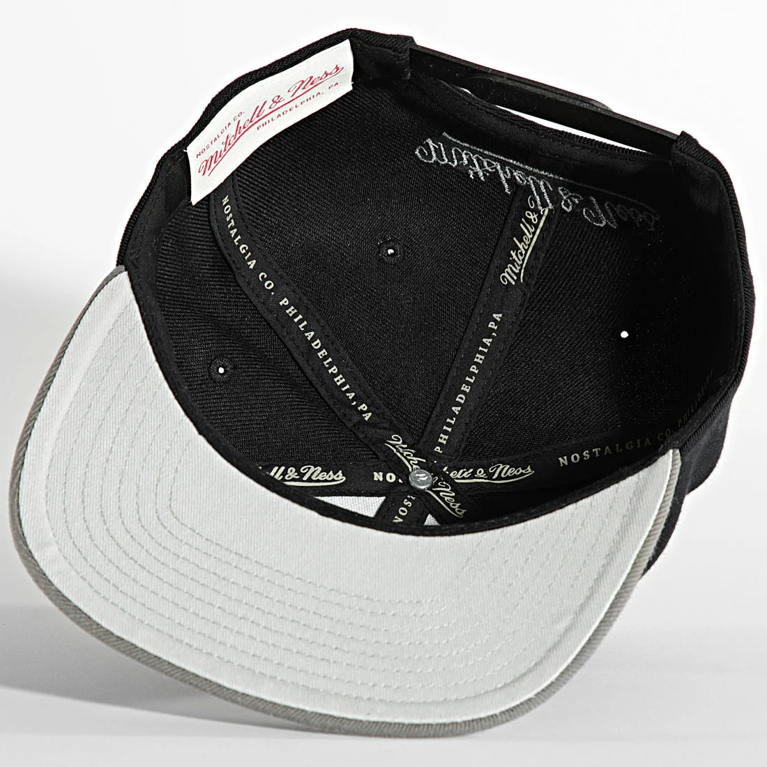 Meilleur prix ⭐ Casquette Snapback Team 2 Tone 2 Brooklyn Nets Noir de Mitchell and Ness 🤩 5 Meilleur prix ⭐ Casquette Snapback Team 2 Tone 2 Brooklyn Nets Noir de Mitchell and Ness 🤩 – Image 3