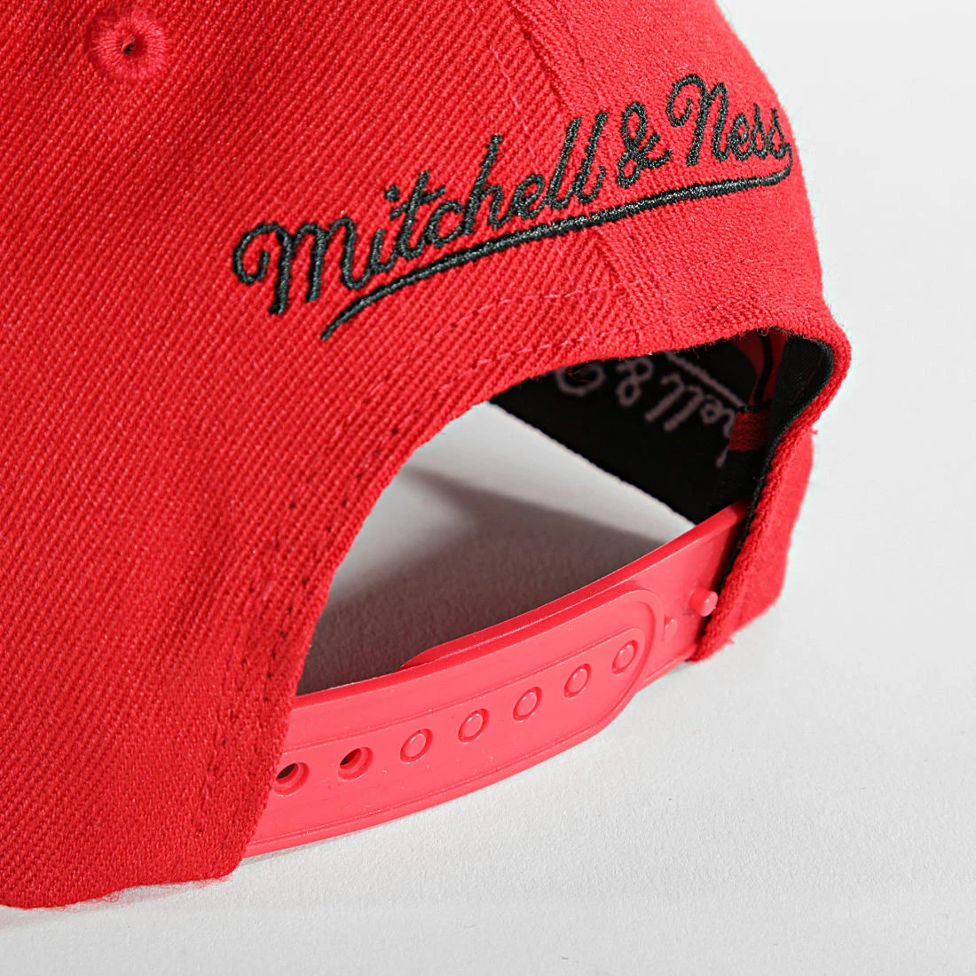 Offres ⌛ Casquette Team 2 Tone 2 Stretch Chicago Bulls Rouge de Mitchell and Ness 😉 6 Offres ⌛ Casquette Team 2 Tone 2 Stretch Chicago Bulls Rouge de Mitchell and Ness 😉 – Image 4