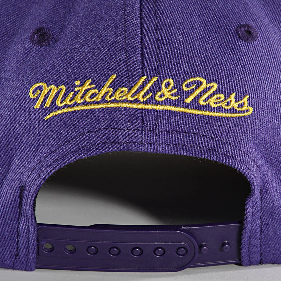 Acheter 😍 Casquette Snapback Team 2 Tone 2 Los Angeles Lakers Violet de Mitchell and Ness 🎉 5 Acheter 😍 Casquette Snapback Team 2 Tone 2 Los Angeles Lakers Violet de Mitchell and Ness 🎉 – Image 3