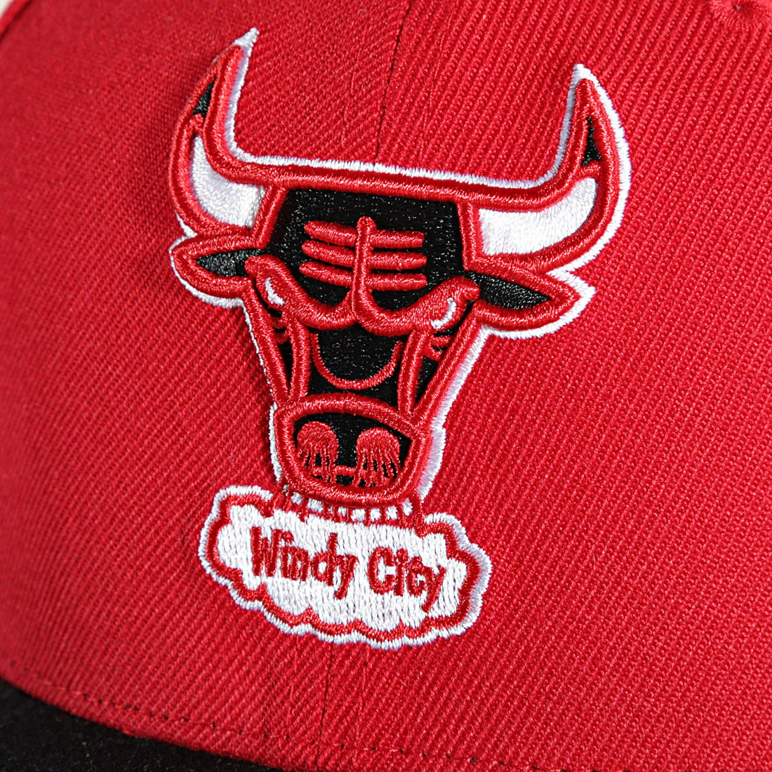 Budget ⌛ Casquette Snapback Team 2 Tone 2 Chicago Bulls Rouge de Mitchell and Ness 😍 4 Budget ⌛ Casquette Snapback Team 2 Tone 2 Chicago Bulls Rouge de Mitchell and Ness 😍 – Image 2