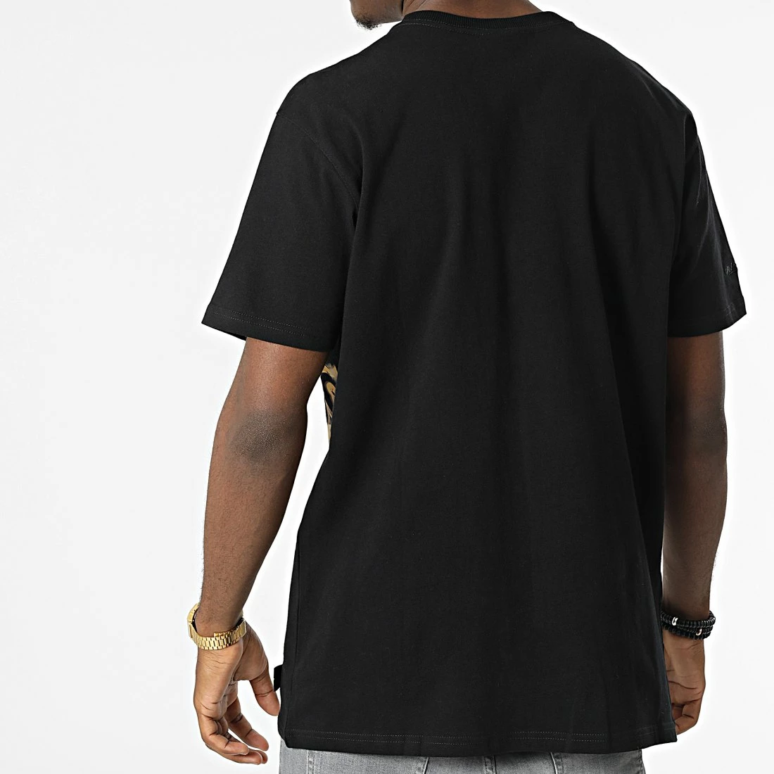 Nouveau 💯 Tee 👕 Shirt Oversize NBA Big Face Los Angeles Lakers Noir de Mitchell and Ness 🔔 6 Nouveau 💯 Tee 👕 Shirt Oversize NBA Big Face Los Angeles Lakers Noir de Mitchell and Ness 🔔 – Image 4