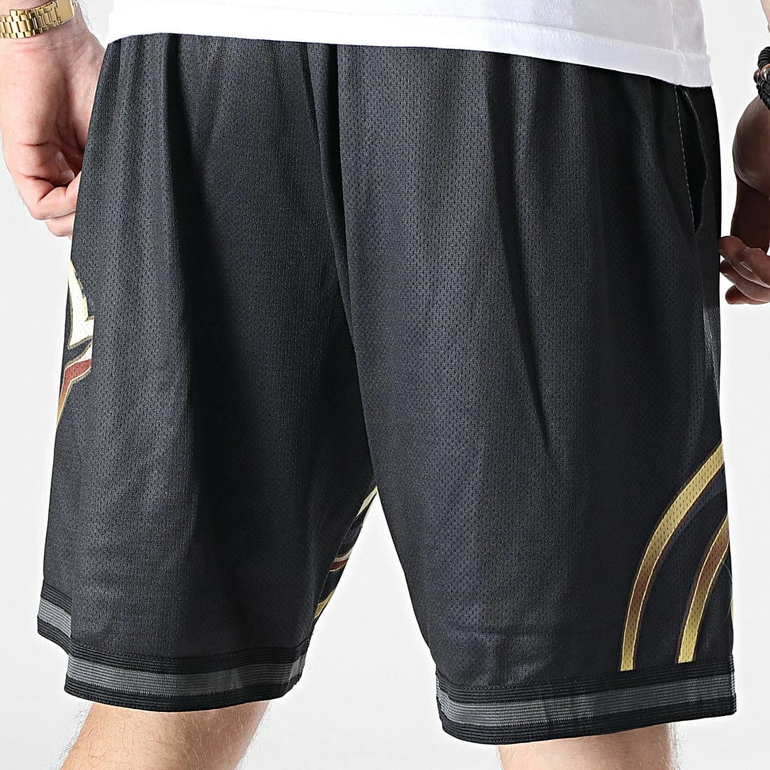 Le moins cher 😀 Short Jogging BigFace Chicago Bulls Noir de Mitchell and Ness 🎁 6 Le moins cher 😀 Short Jogging BigFace Chicago Bulls Noir de Mitchell and Ness 🎁 – Image 4