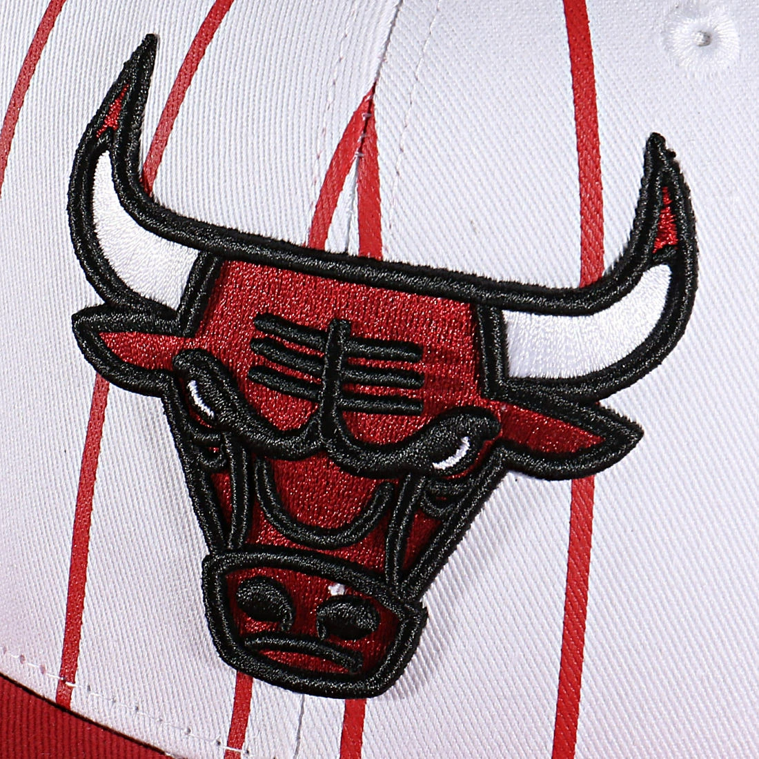 Acheter 😀 Casquette Snapback Retro Pinstripe Chicago Bulls Blanc de Mitchell and Ness ⭐ 4 Acheter 😀 Casquette Snapback Retro Pinstripe Chicago Bulls Blanc de Mitchell and Ness ⭐ – Image 2
