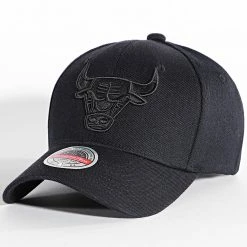 Budget ⌛ Casquette International Chicago Bulls Noir de Mitchell and Ness 🥰
