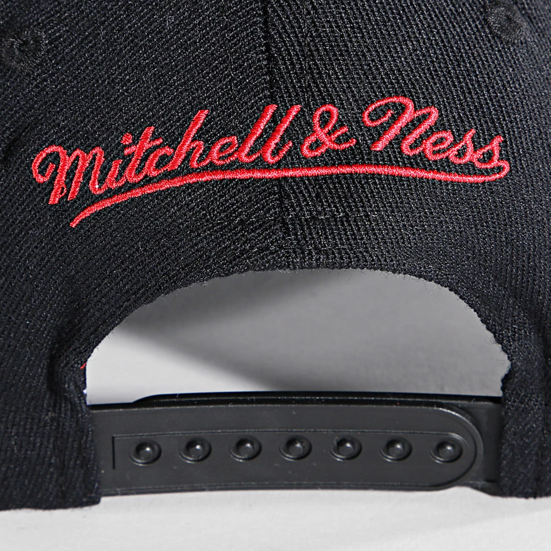 Top 10 💯 Casquette International Chicago Bulls Noir de Mitchell and Ness ❤️ 5 Top 10 💯 Casquette International Chicago Bulls Noir de Mitchell and Ness ❤️ – Image 3