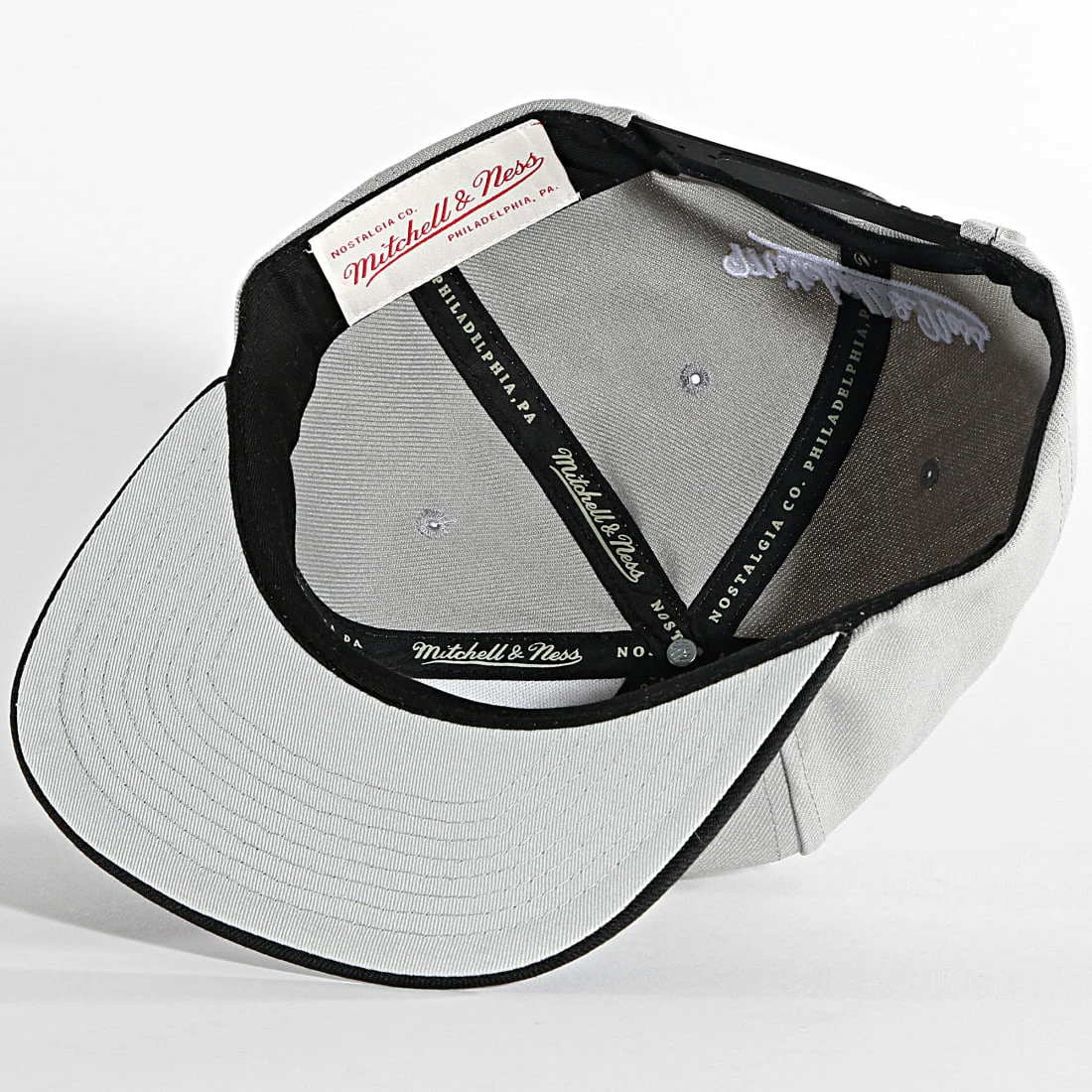 Vente flash 🎁 Casquette Snapback Core Basic Brooklyn Nets Gris de Mitchell and Ness 🔔 6 Vente flash 🎁 Casquette Snapback Core Basic Brooklyn Nets Gris de Mitchell and Ness 🔔 – Image 4