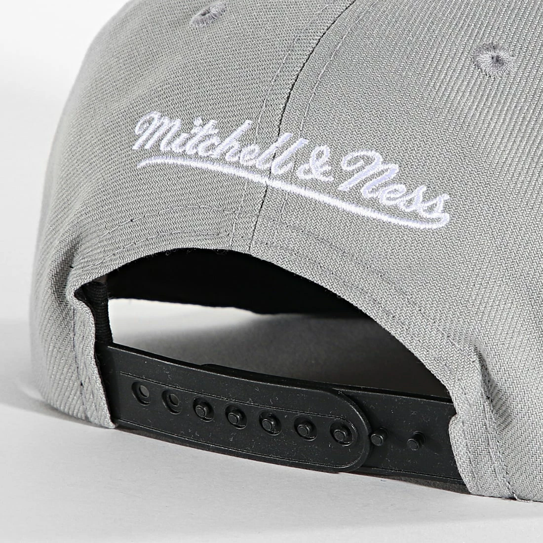 Vente flash 🎁 Casquette Snapback Core Basic Brooklyn Nets Gris de Mitchell and Ness 🔔 5 Vente flash 🎁 Casquette Snapback Core Basic Brooklyn Nets Gris de Mitchell and Ness 🔔 – Image 3