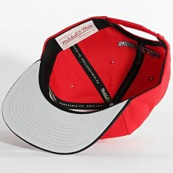Meilleur prix ⌛ Casquette Snapback Core Basic Chicago Bulls Rouge Noir de Mitchell and Ness 😍 -Schott NYC Soldes mitchell and ness 337228 6HSSJS19078 CBU RDBK 20220919T145339 03