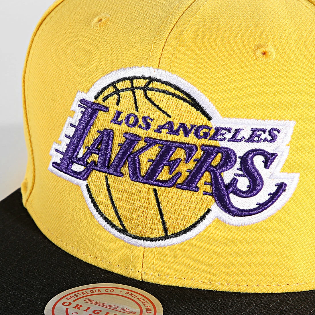 Coupon ⌛ Casquette Snapback Core Basic Los Angeles Lakers Jaune Noir de Mitchell and Ness 😀 4 Coupon ⌛ Casquette Snapback Core Basic Los Angeles Lakers Jaune Noir de Mitchell and Ness 😀 – Image 2