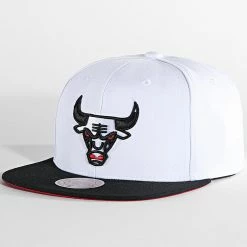 Acheter 💯 Casquette Snapback Core Basic Chicago Bulls Blanc Noir de Mitchell and Ness ✨
