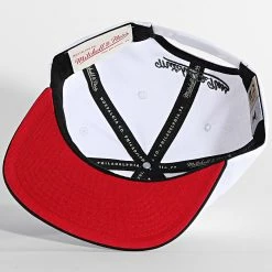 Acheter 💯 Casquette Snapback Core Basic Chicago Bulls Blanc Noir de Mitchell and Ness ✨ -Schott NYC Soldes mitchell and ness 337237 6HSSJS19079 CBU WHBK 20220919T150111 03