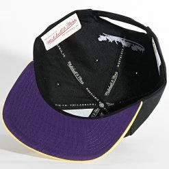 Les meilleures critiques de ✔️ Casquette Snapback Core Basic Los Angeles Lakers Noir Jaune de Mitchell and Ness 🎉 -Schott NYC Soldes mitchell and ness 337238 6HSSJS19079 LAL BKGD 20220919T145110 03
