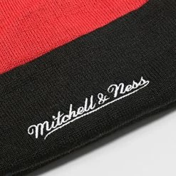 Tout neuf 😉 Bonnet Double Take Chicago Bulls Rouge Noir de Mitchell and Ness 🛒 -Schott NYC Soldes mitchell and ness 342016 KTPCSH22003 CBU RED1 20221011T152249 03
