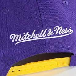 Promo ❤️ Casquette Snapback Logo Bill Los Angeles Lakers Violet Jaune de Mitchell and Ness 🤩 -Schott NYC Soldes mitchell and ness 342362 HHSS4343 LAL YYPPPPRYW 20221012T155133 03