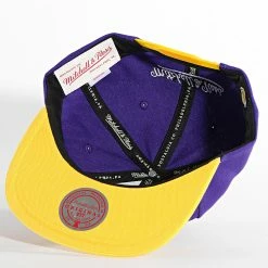 Promo ❤️ Casquette Snapback Logo Bill Los Angeles Lakers Violet Jaune de Mitchell and Ness 🤩 -Schott NYC Soldes mitchell and ness 342362 HHSS4343 LAL YYPPPPRYW 20221012T155135 04