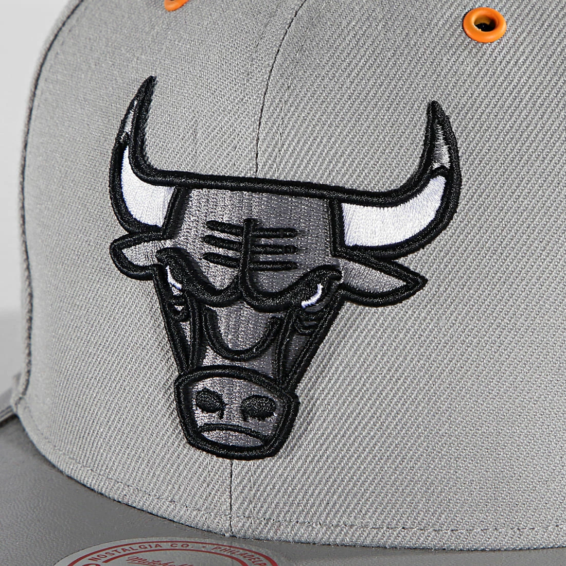 De gros ✔️ Casquette Snapback Chicago Bulls HHSS4373 Gris de Mitchell and Ness 🎁 4 De gros ✔️ Casquette Snapback Chicago Bulls HHSS4373 Gris de Mitchell and Ness 🎁 – Image 2