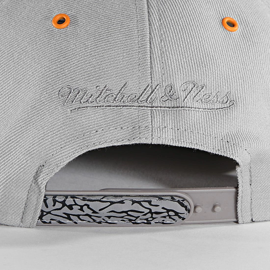 De gros ✔️ Casquette Snapback Chicago Bulls HHSS4373 Gris de Mitchell and Ness 🎁 5 De gros ✔️ Casquette Snapback Chicago Bulls HHSS4373 Gris de Mitchell and Ness 🎁 – Image 3