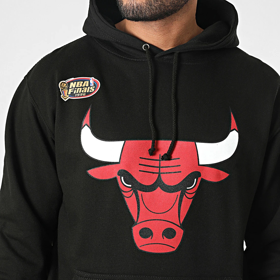 Vente flash 🔔 Sweat Capuche Chicago Bulls Noir de Mitchell and Ness ⭐ 4 Vente flash 🔔 Sweat Capuche Chicago Bulls Noir de Mitchell and Ness ⭐ – Image 2
