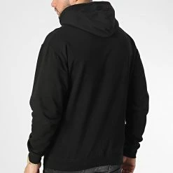 Vente flash 🔔 Sweat Capuche Chicago Bulls Noir de Mitchell and Ness ⭐ 9 Vente flash 🔔 Sweat Capuche Chicago Bulls Noir de Mitchell and Ness ⭐ -Schott NYC Soldes mitchell and ness 348469 HDSSINTL1050 CBU BLCK 20221124T143408 04